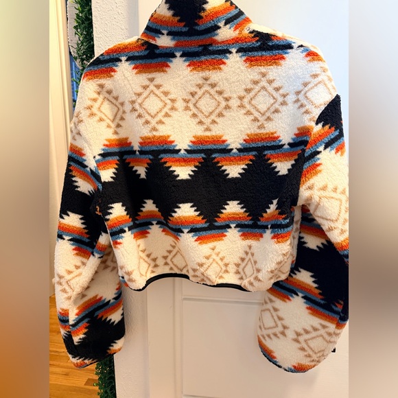 Geometric Patterned Fleece Jacket - Picture 6 of 10